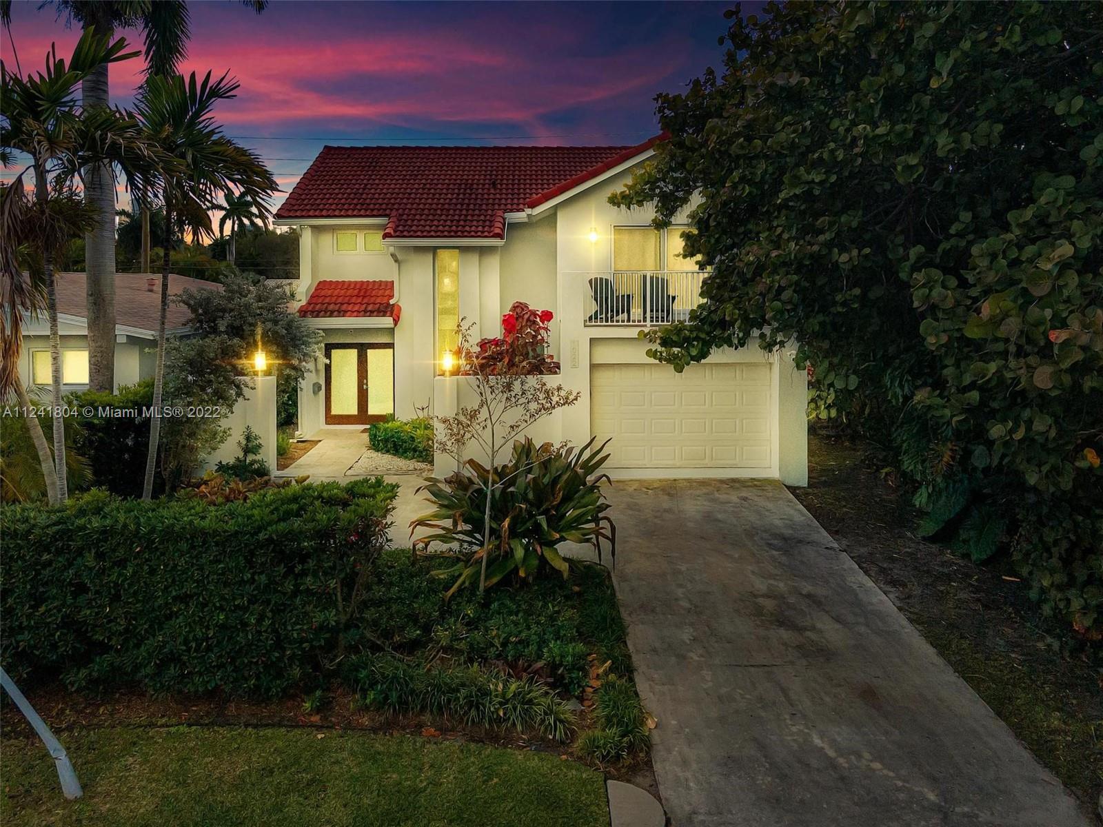 Photo of 1022 Adams St in Hollywood, FL