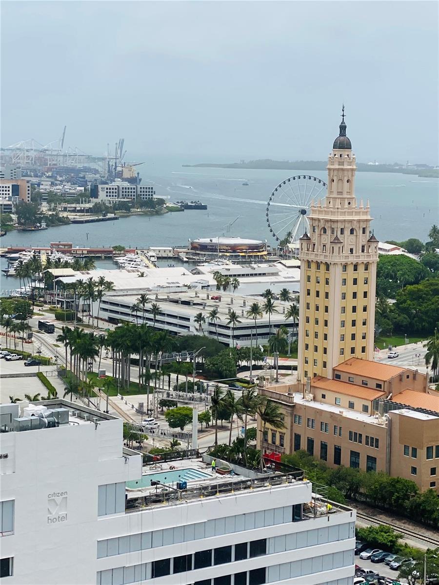 Beautiful views of skyline Amazing investment opportunity.Located within Miami Worldcenter, the seco