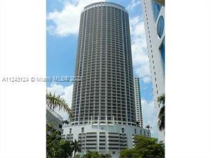 Beautiful, spacious and well located unit at Opera Tower. Enjoy the Bay and city views and its moder