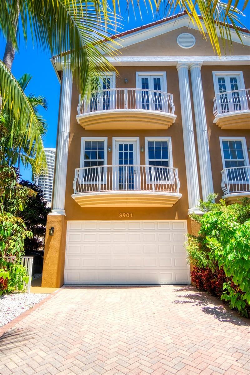 Photo of 3901 NE 170th St #3901 in North Miami Beach, FL