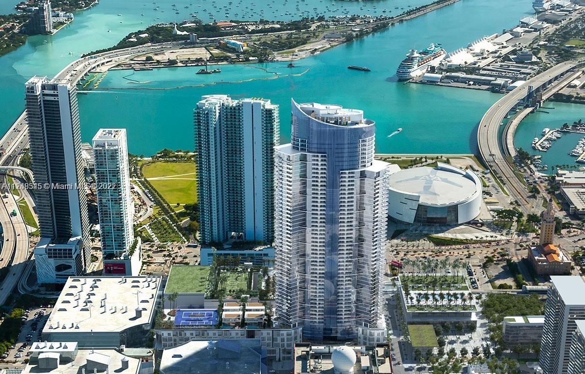 Spectacular 3+Den/4Bathroom condo at Paramount Miami Worldcenter. 
The unit offers private elevator