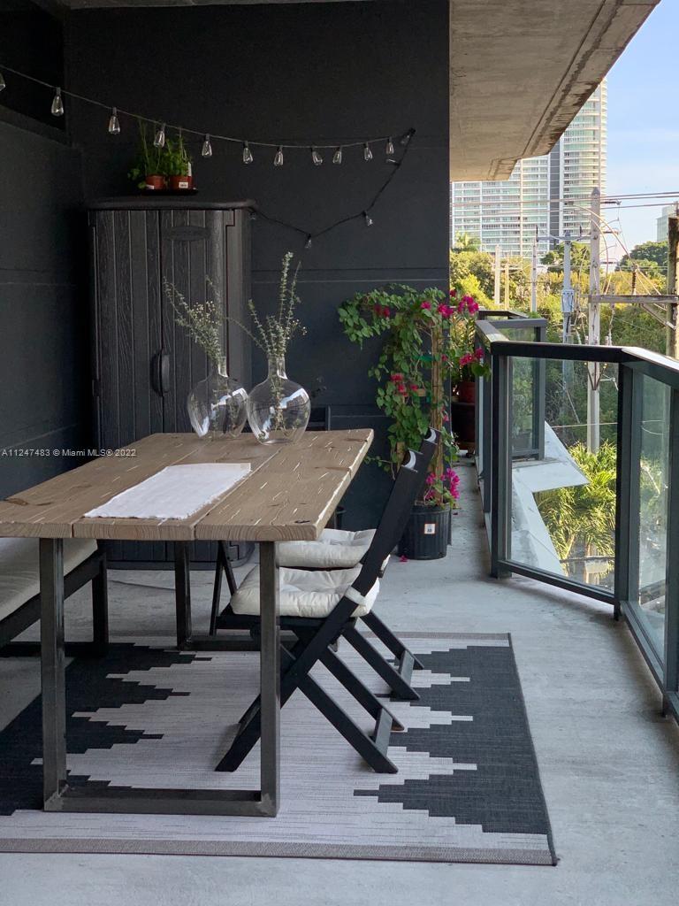 Photo of 201 SW 17th Rd #405 in Miami, FL