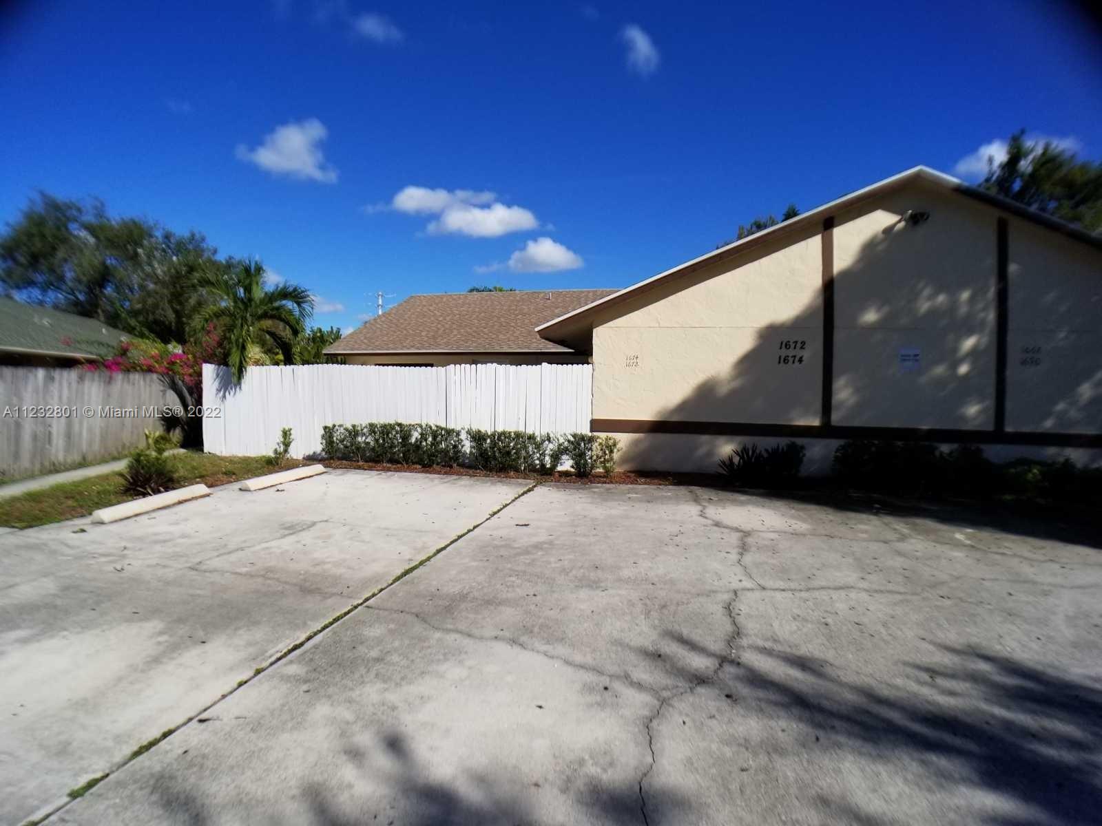 Photo of 1674 Hawthorne Pl in Wellington, FL