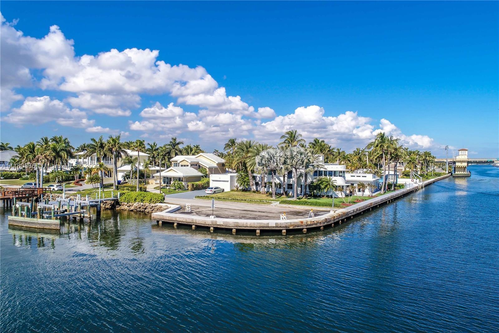 Photo of 707 N Southlake Dr #0 in Hollywood, FL