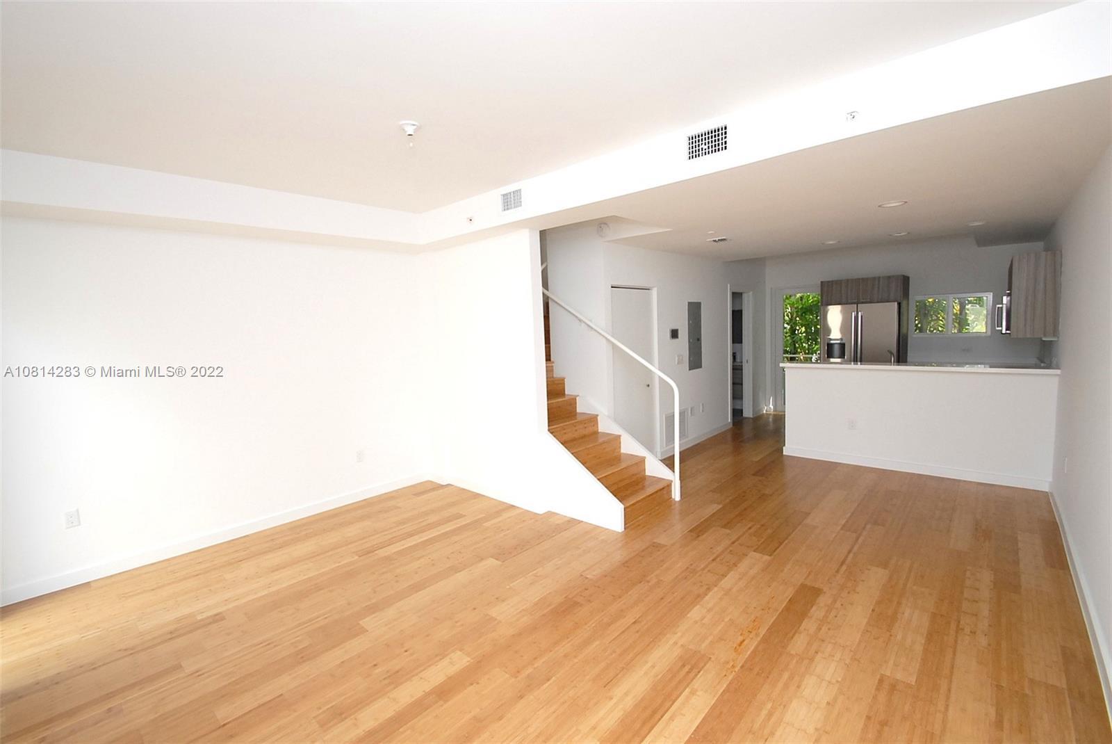 Photo of 619 Meridian Ave #3 in Miami Beach, FL