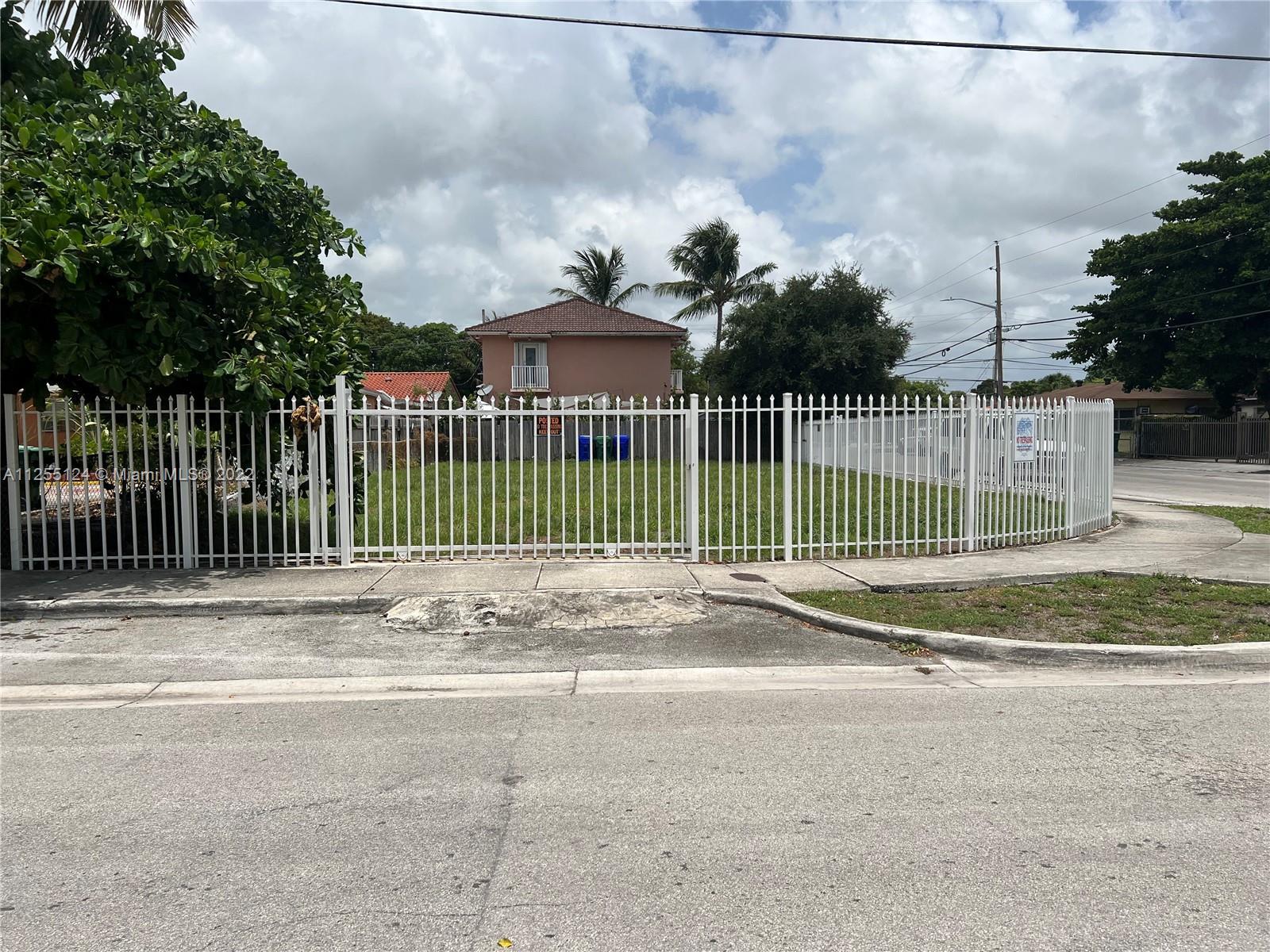 Photo of 1101 NW 25th St in Miami, FL