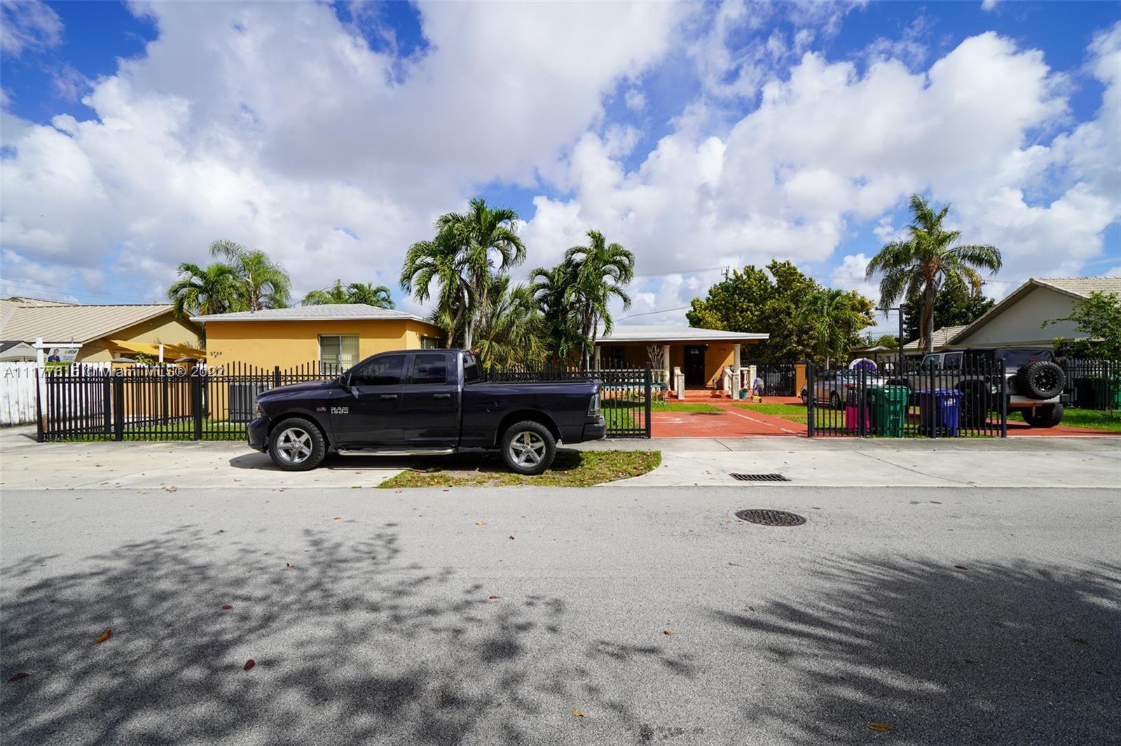 Photo of 3799 SW 97th Ave in Miami, FL