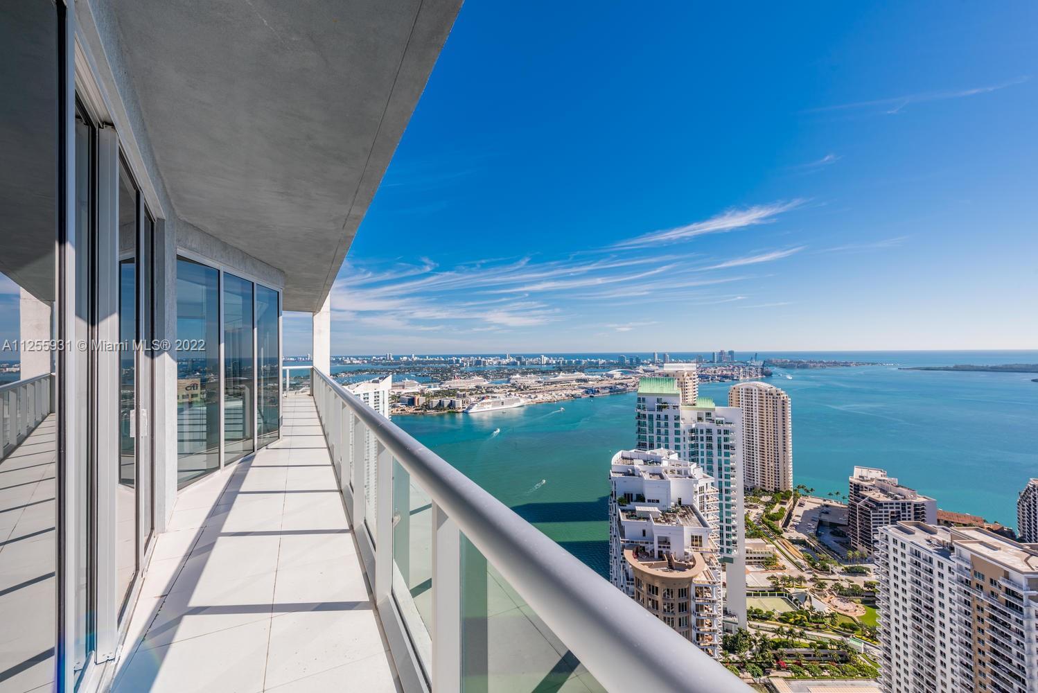 Corner lower penthouse unit at Icon Brickell tower one. This bright three bedroom 2.5 bath unit feat