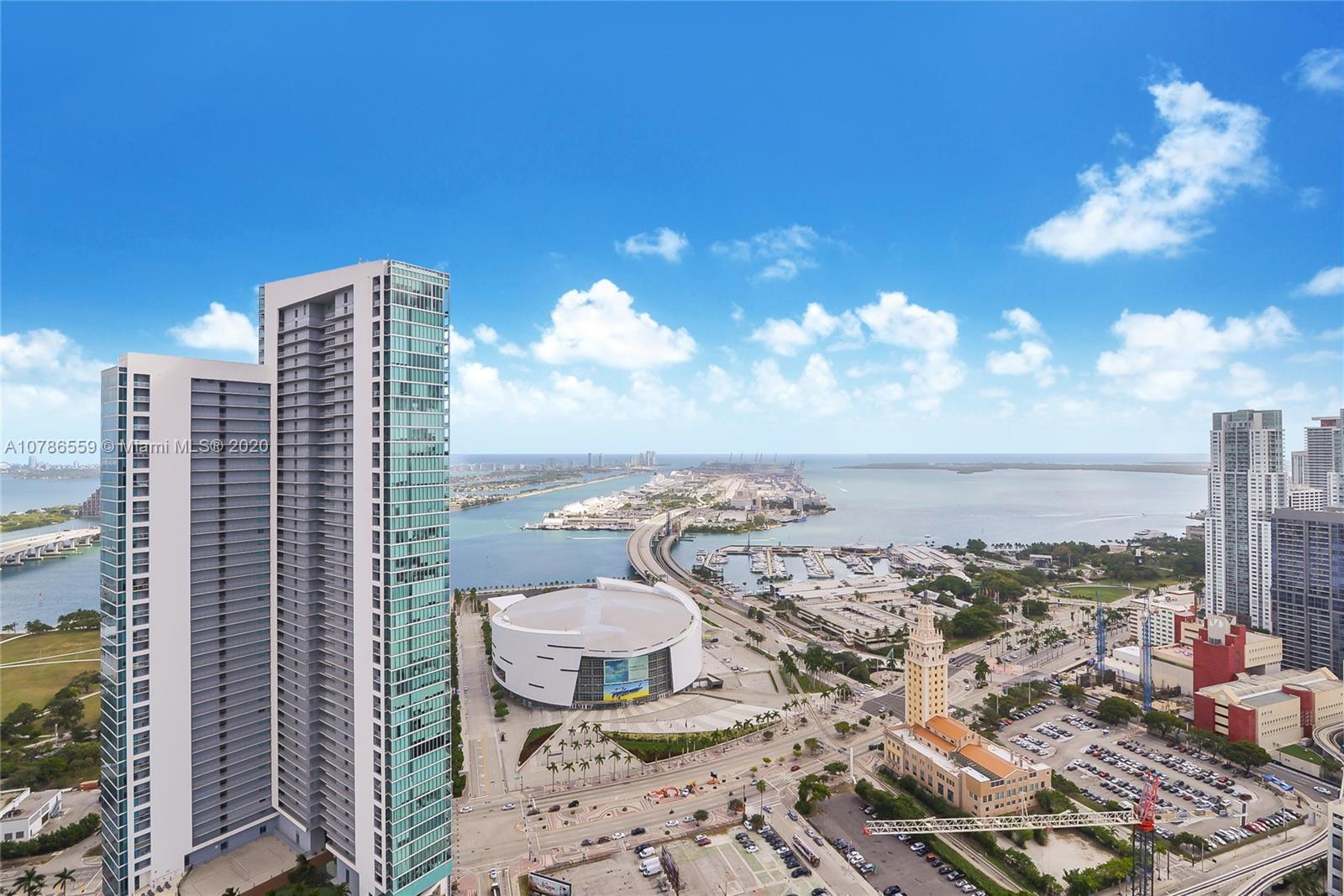 BRAND NEW LUXURY PARAMOUNT MIAMI WORLD CENTER : 3 Beds + den /4 Baths 10 Ft ceilings / Private eleva