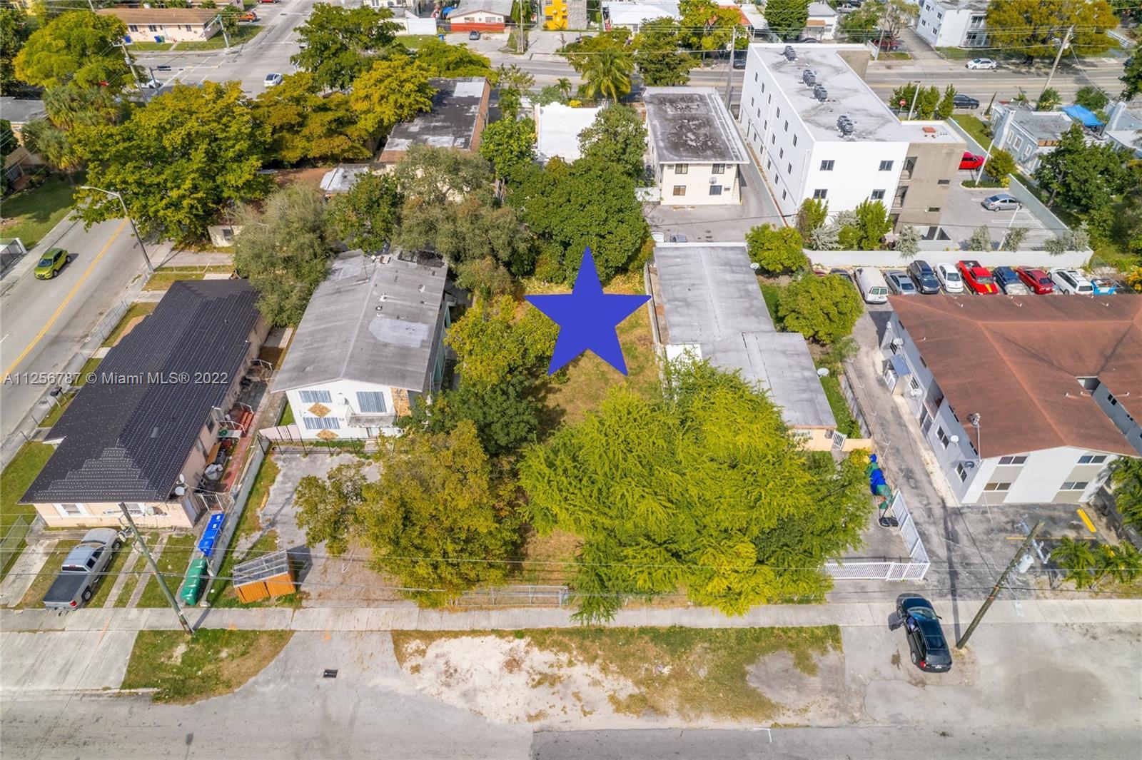 Photo of 925 NW 28th St in Miami, FL
