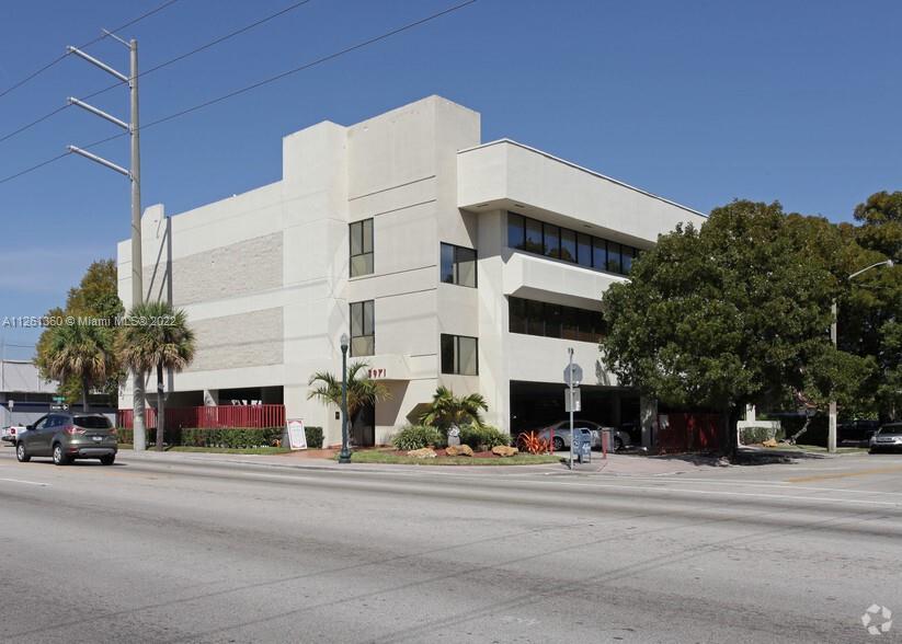 Photo of 3971 SW 8th St #301-302 in Miami, FL