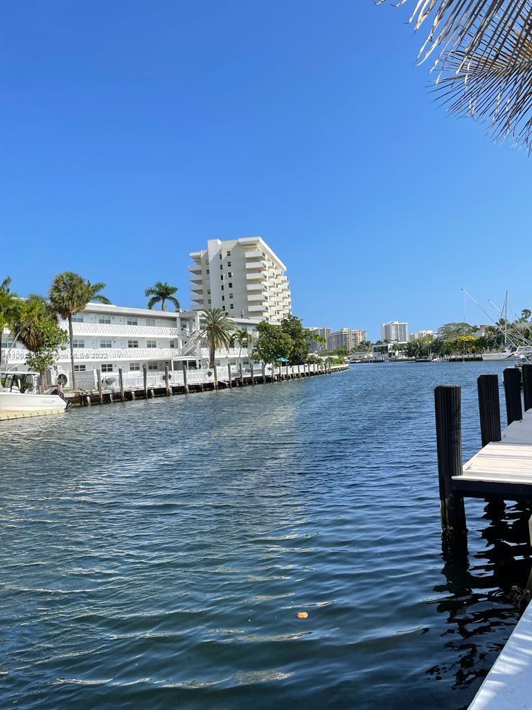 ***Amazing unit AAA location in semi-private, a small island, Comfortable 2 bedroom 2 baths, updated