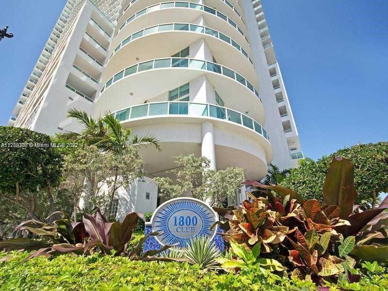 Luminous 2 BED/2BATH unit. Tiled floors and stainless steel appliances. Fabulous bay views in large 