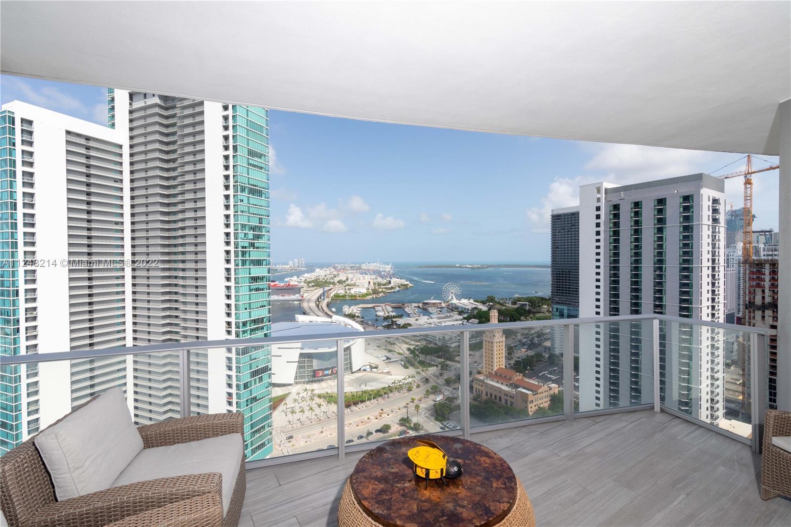 Spectacular view from desirable 09 line in Luxury Paramount Miami Worldcenter, 3 full baths + den, 1