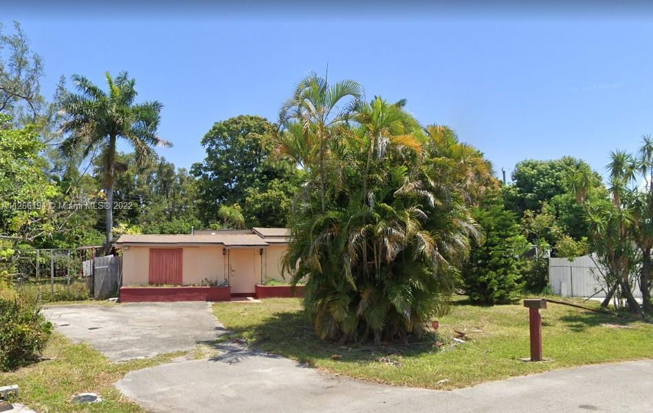 1899 NE 49 CT POMPANO BEACH, FL 33064 Single Family Residence 3 beds/2 baths Second structure is a 2
