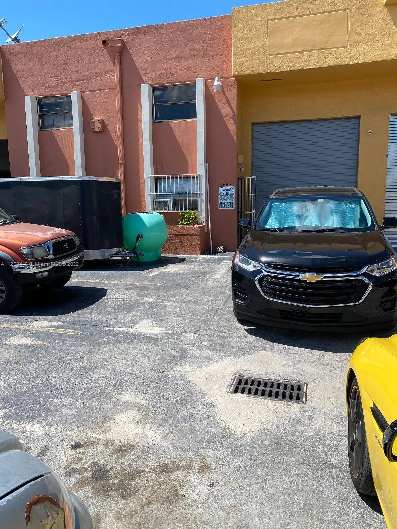 Photo of 1681-1683 W 40 St in Hialeah, FL