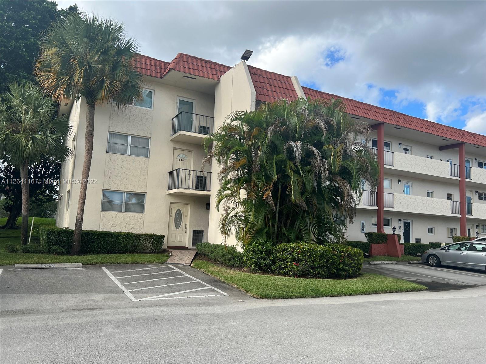 Photo of 300 S Hollybrook Dr #310 in Pembroke Pines, FL
