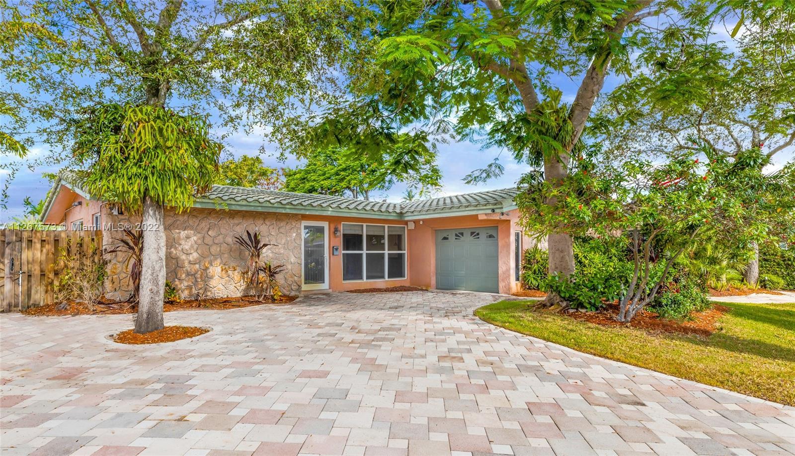 Gorgeous 3 Bedroom/2 Bathroom Waterfront Home Located in the Heart of Fort Lauderdale. With Over 70F