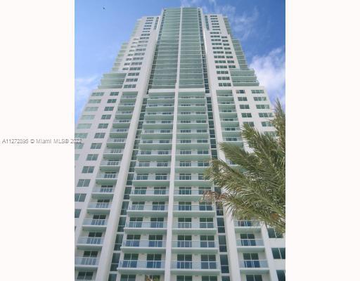 Corner unit with 2BR and 2bathrooms and a large den with direct water views. Breathtaking views of t
