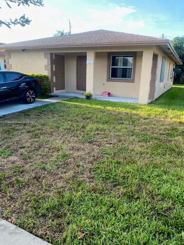***THIS FANTASTIC PROPERTY FEATURING 3 BEDROOMS 1 AND 1/2 BATHROOMS IS FOR SALE IN POMPANO BEACH WIT