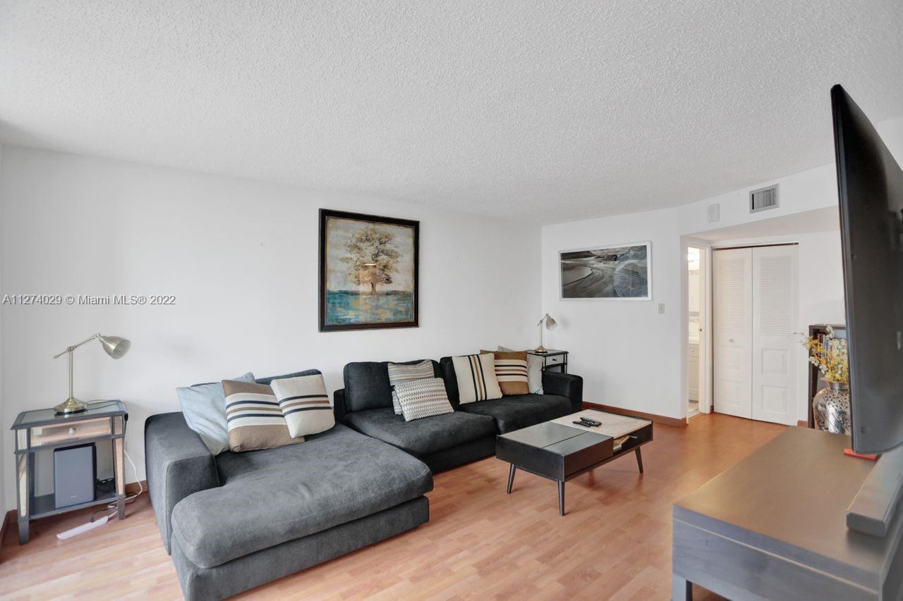 Photo of 16565 NE 26th Ave #2I in North Miami Beach, FL