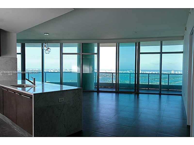 Wonderful high-rise condo overlooking Biscayne Bay.This 3 BED 4 BATHS +DEN is located in the premier