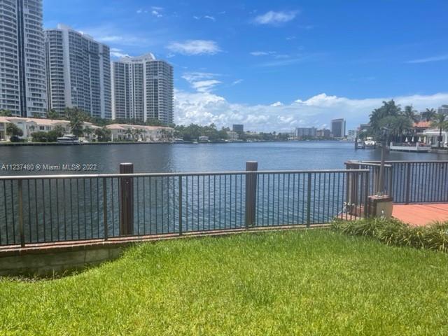 Photo of 504 N Parkway Pky in Golden Beach, FL