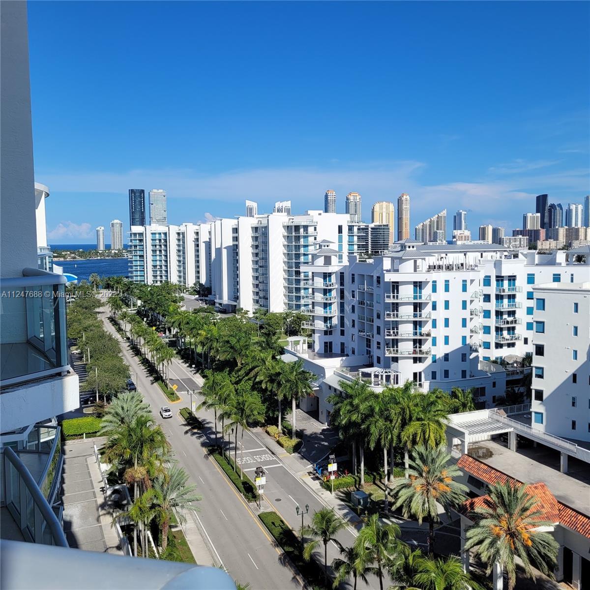 Very nice two-level penthouse in the prestigious Atrium at Aventura. Enjoy views of the Skyline and 