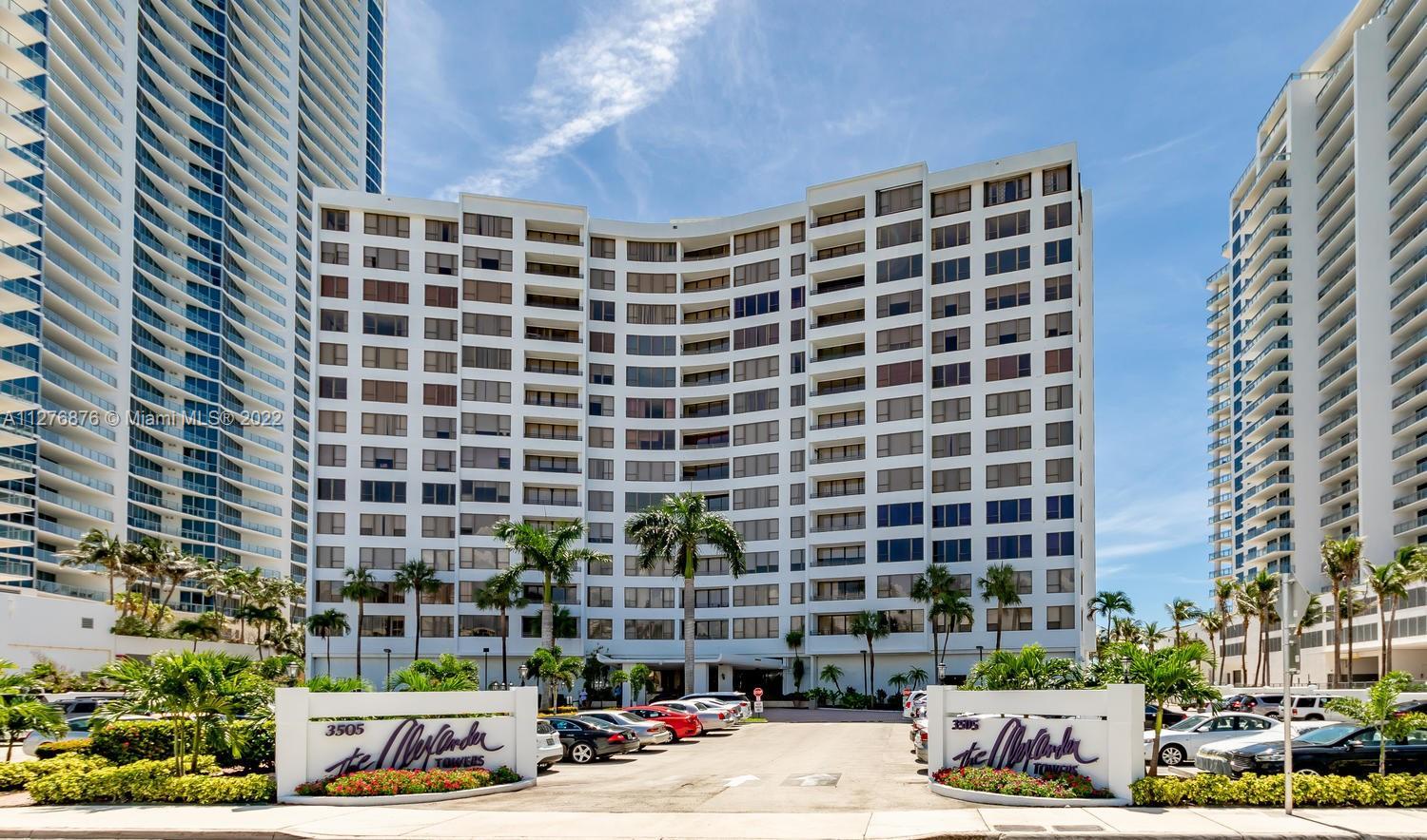 Spacious 2 Beds/2 Baths Condo on the BEACH with Intracoastal Views From Every Room! 
Biggest Floor 