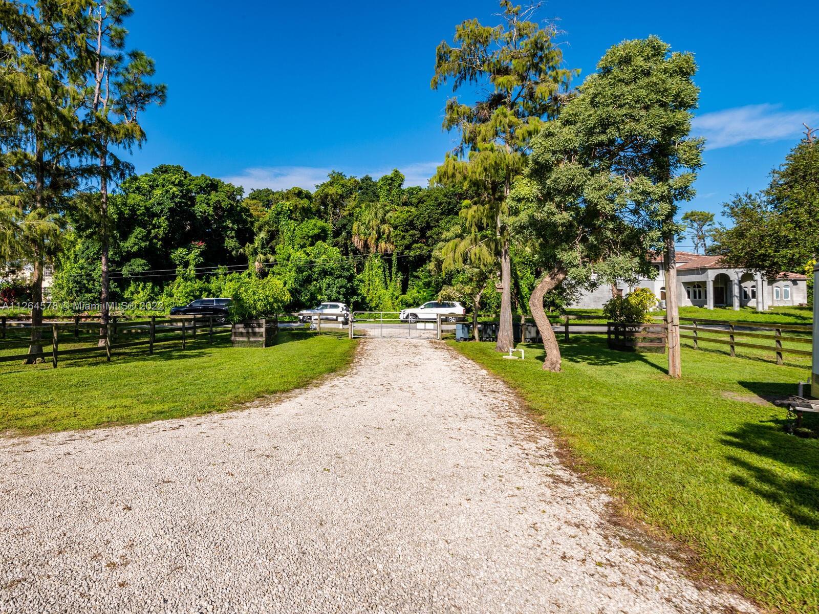 Photo of 5420 NW 80th Ter in Parkland, FL