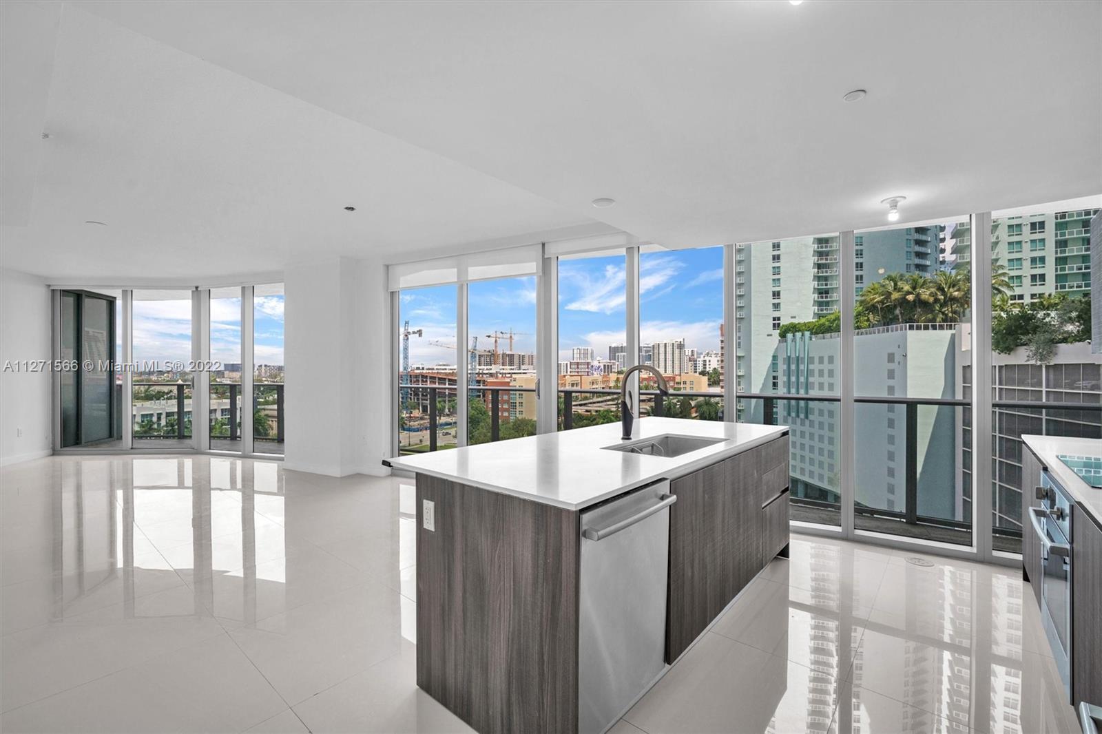 1,441 sq ft on Aria On The Bay 2 beds 2 & half Baths corner unit with  Fabulous amenities that inclu