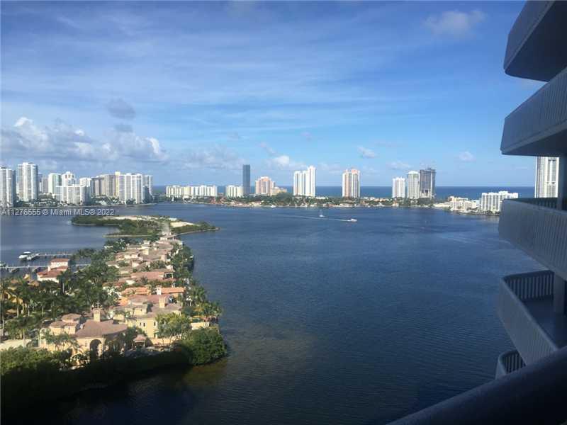 LARGE 2/2 SPLIT BEDROOM FLOOR PLAN WITH THE MOST AMAZING VIEWS OF THE INTRACOASTAL AND OCEAN FROM EV