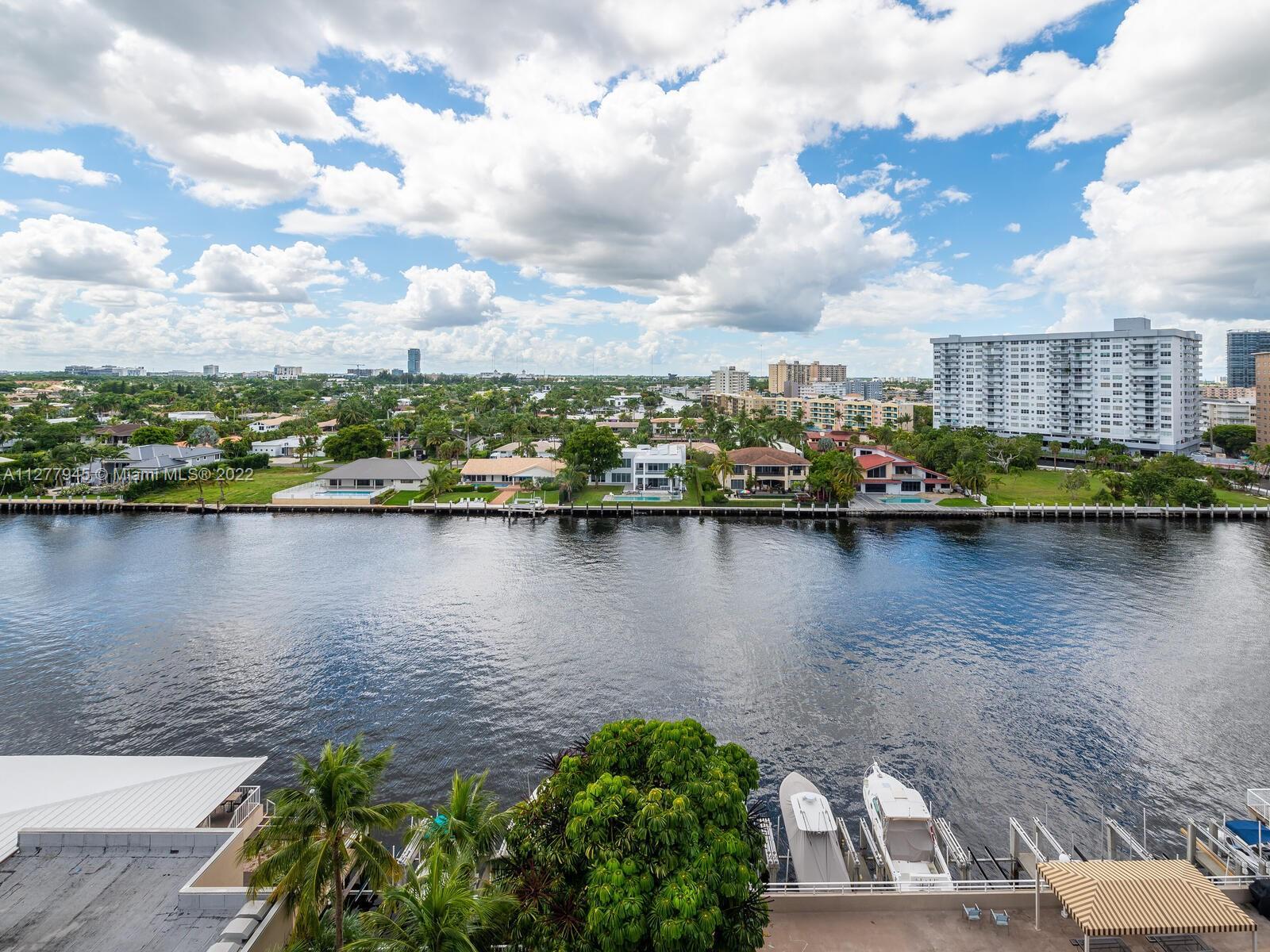 *Direct Water View* 2 Br 2 Bath Intracoastal Corner *Spectacular Unobstructed Views* Large Sunny Ter