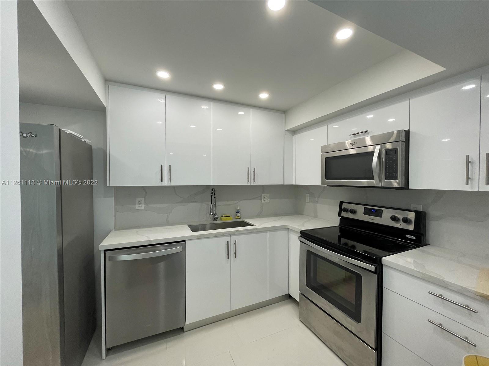 LOCATION! COMPLETLY RENOVATED 2 BEDROOM/2 BATH UNIT IN WINSTON TOWERS COMPLEX OF SUNNY ISLES. CUSTOM