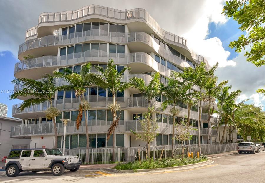 Location location location in the heart of South Beach few steps away from the ocean! Large bright u