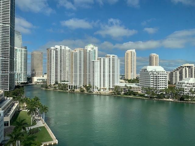 Stunning Water views Apt! 2Bed and 2 Bath unit in the heart of Brickell
Just Remodeled Pool and upd
