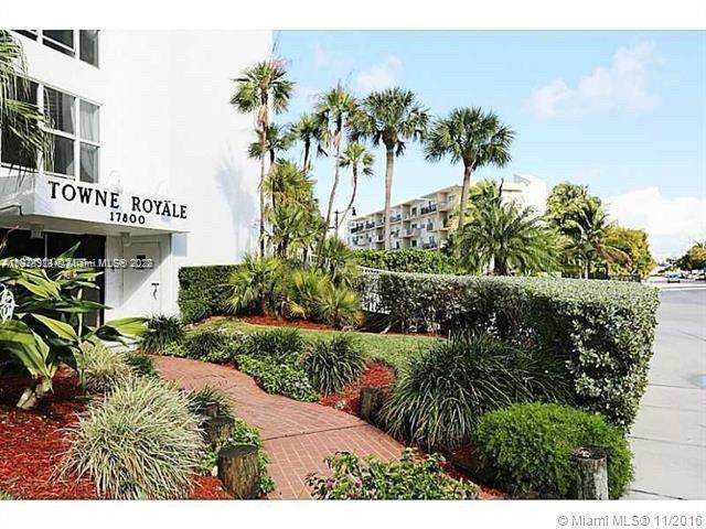 ONE BLOCK FROM THE OCEAN. GREAT OPPORTUNITY. SPACIOUS APARTMENT WITH 2 BEDROOMS AND 2,5 BATHS, BIG B