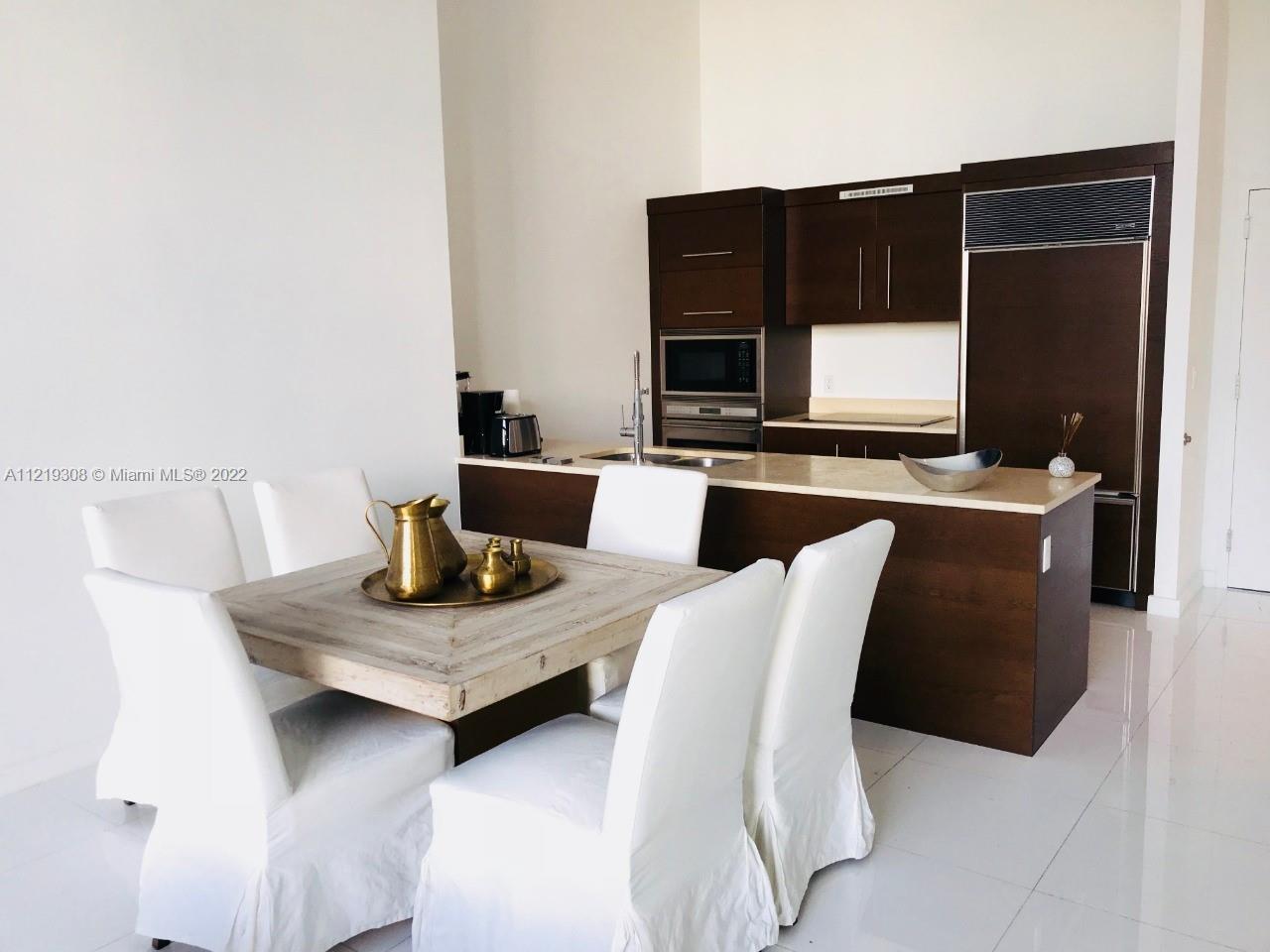 THIS IS IT! APARTMENT WITH BEAUTIFUL RIVER VIEW.... Just seconds from Downtown Miami AND MIAMI BEACH