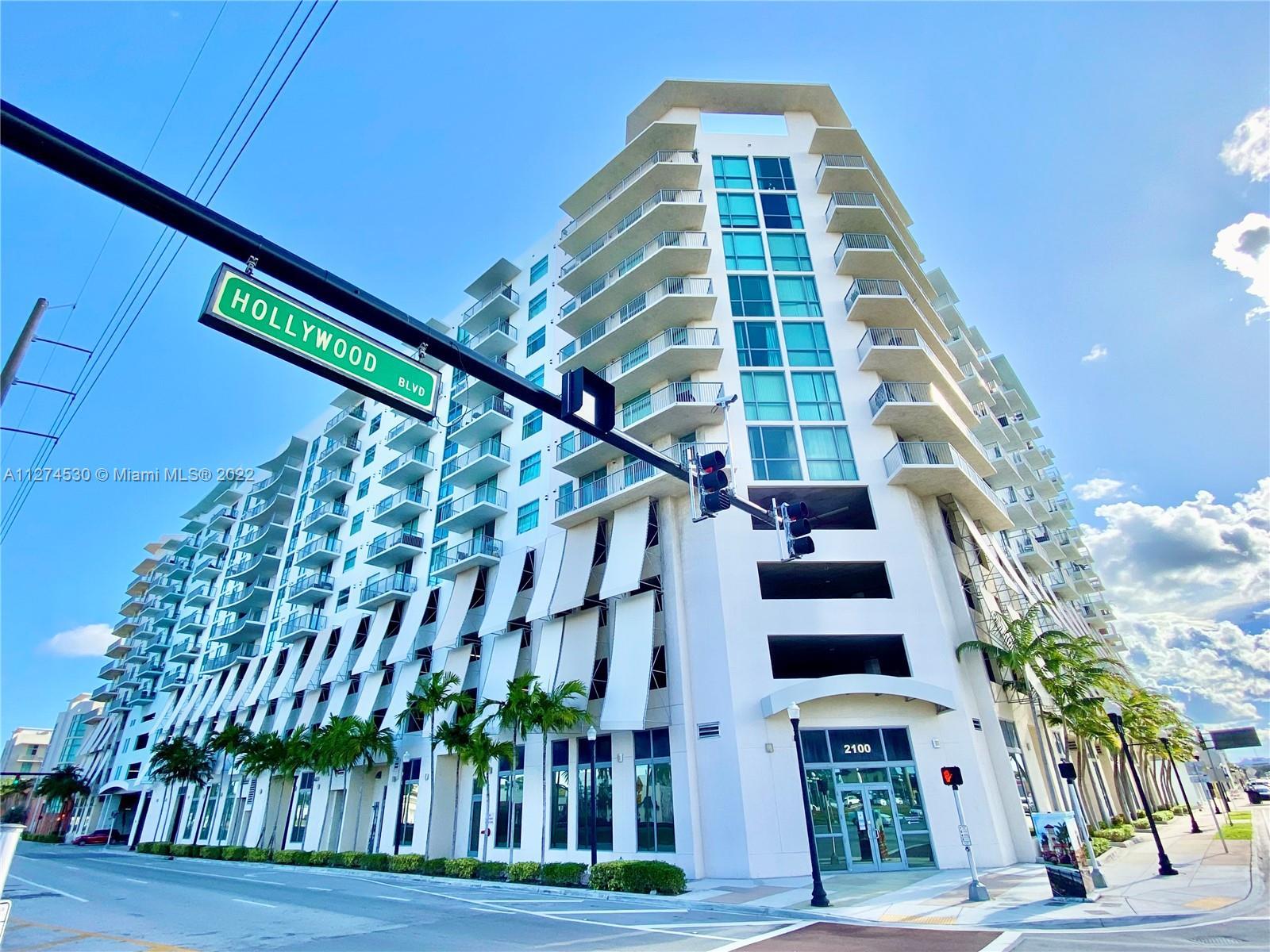 FOR SALE, comfortable and strategically located apartment in the heart of downtown Hollywood. Hollyw