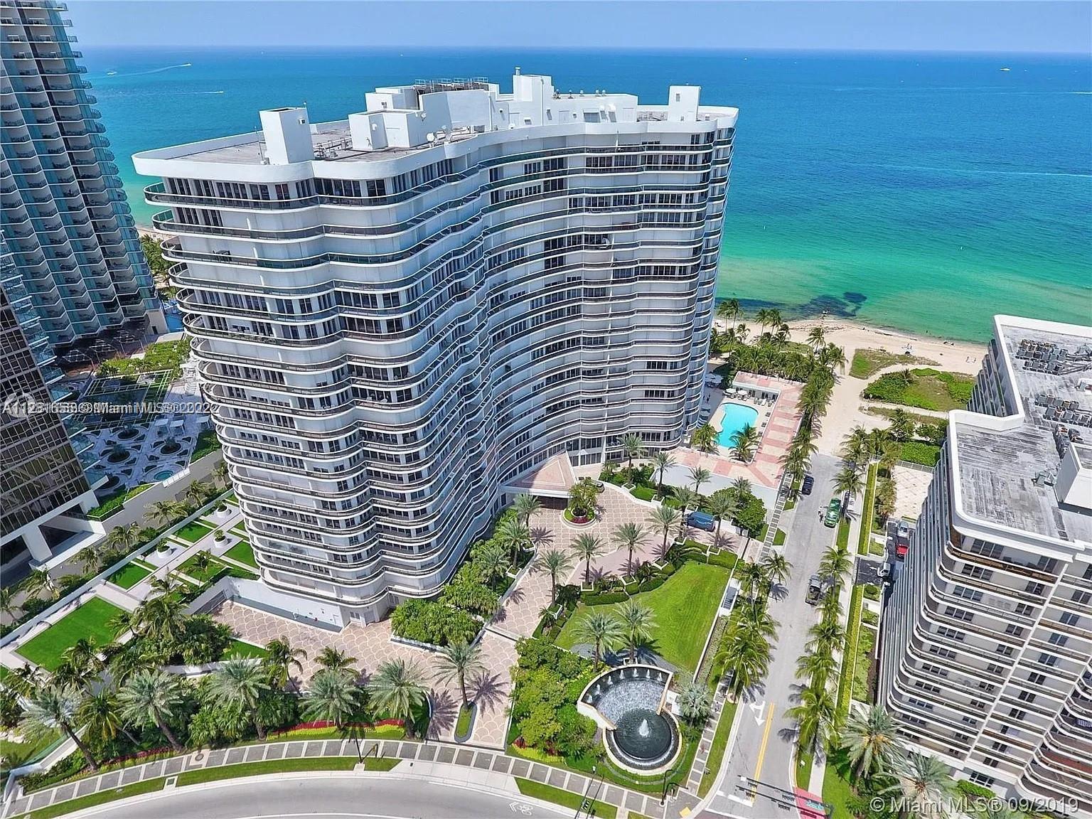 Luxurious 2,260 SF 2 bedroom/2.5 bathrooms in the waterfront Majestic Tower in Bal Harbour. Excellen