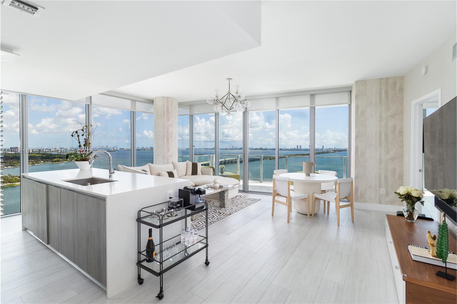 Bayfront Building with incredible views of the Atlantic Ocean, Biscayne Bay & Miami Beach!   Step fr