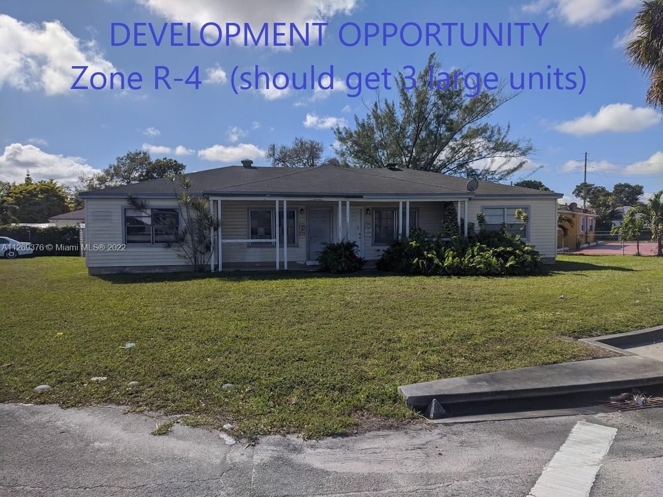 Photo of 1496 NE 135th St in North Miami, FL