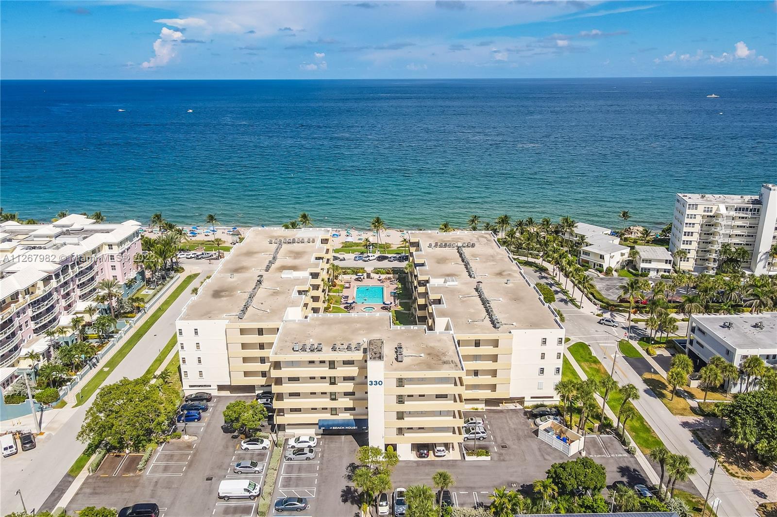 Photo of 330 SE 20th Ave #421 in Deerfield Beach, FL