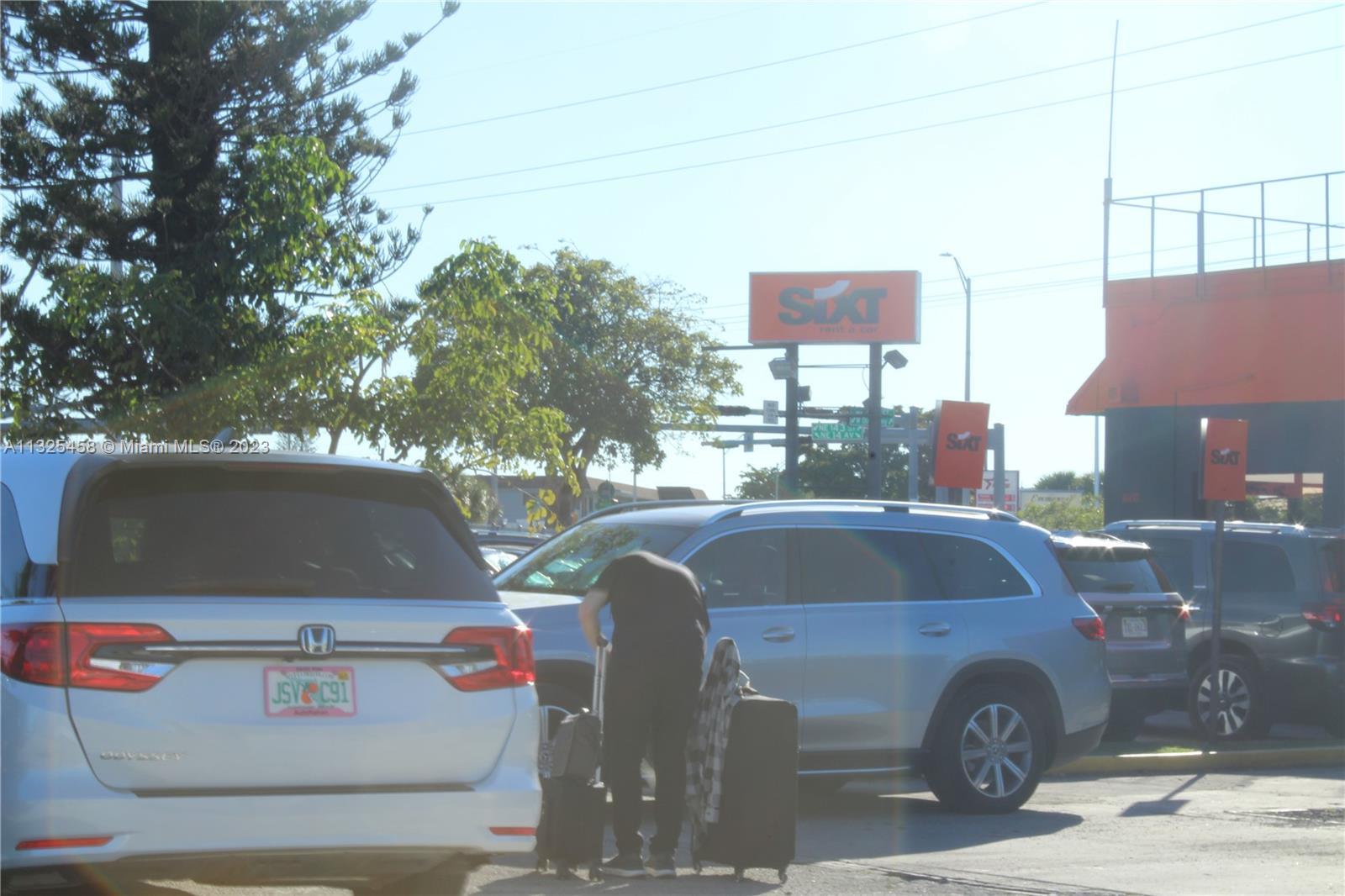 Photo of 14350 W Dixie Hwy in Miami, FL
