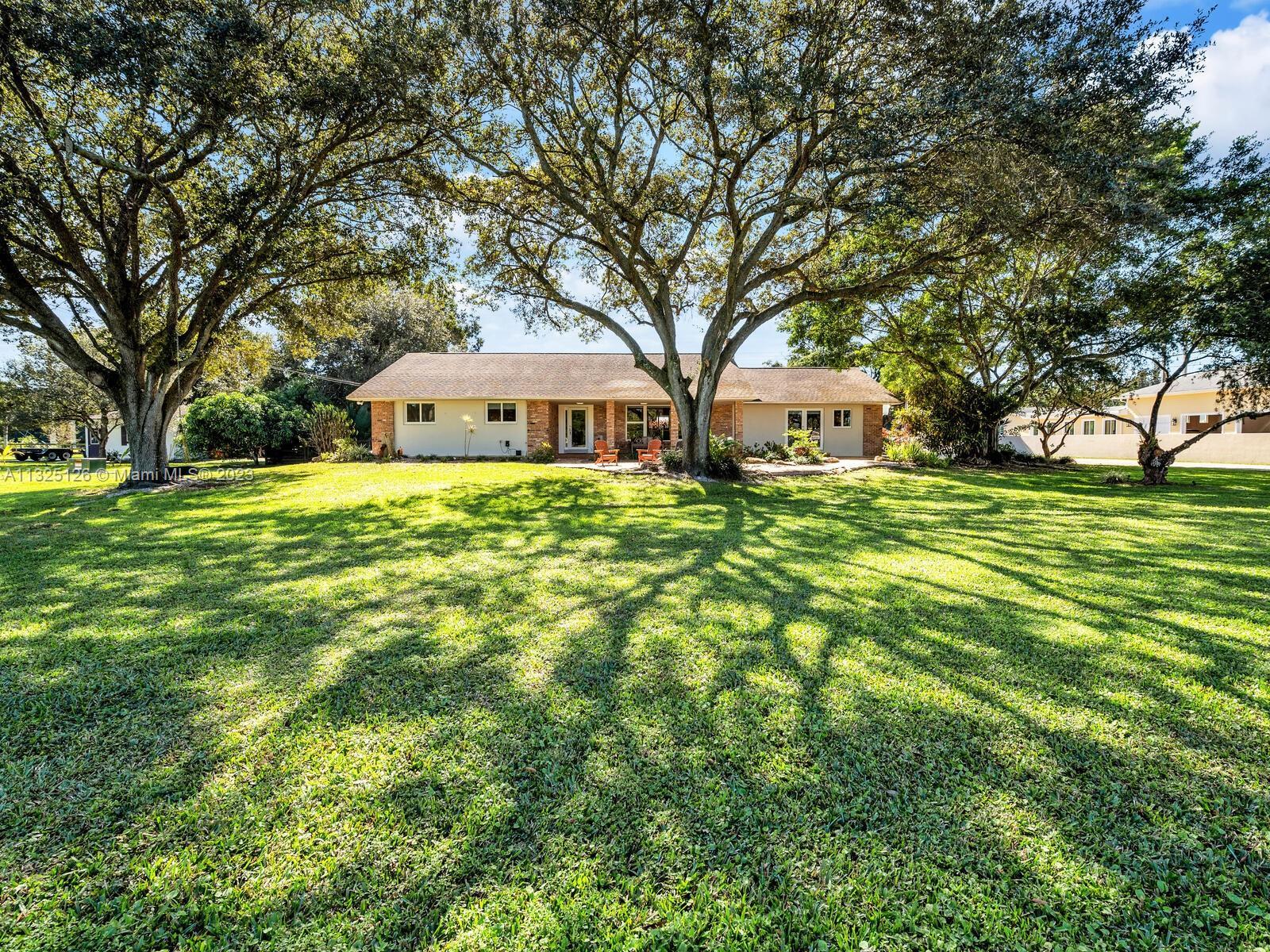 Photo of 13350 Luray Rd in Southwest Ranches, FL