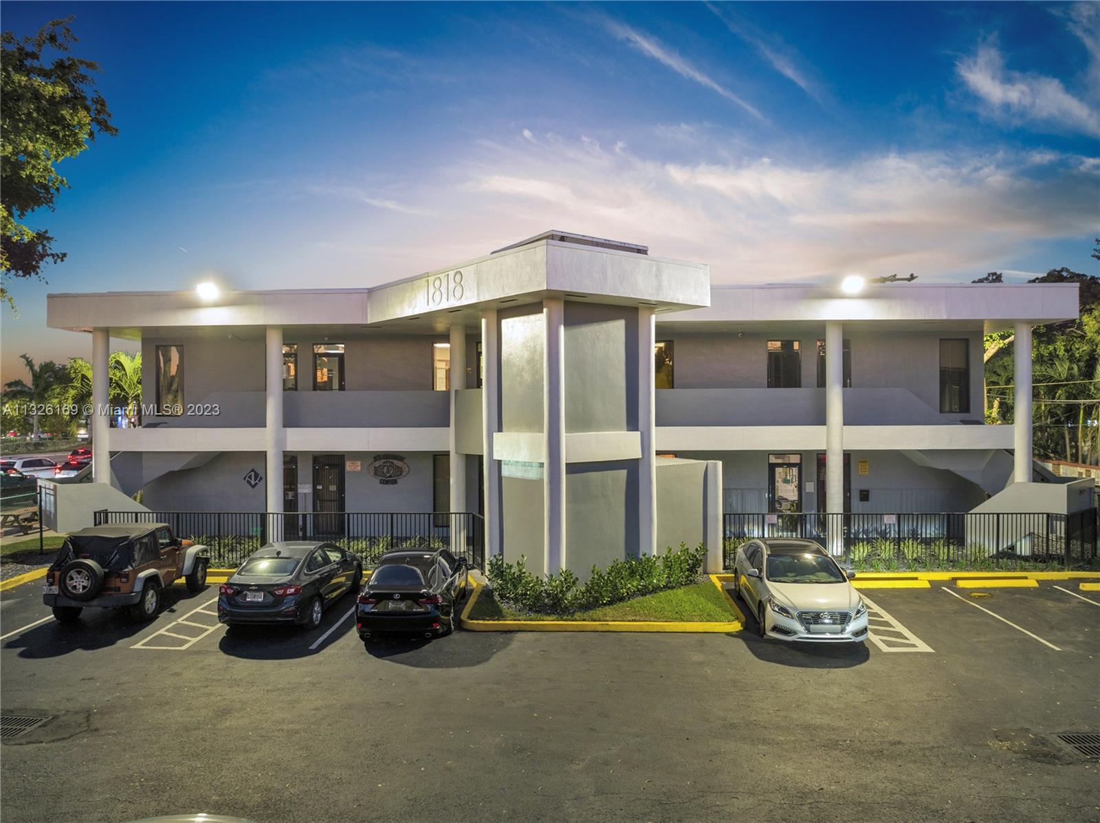 Photo of 1818 Sheridan St in Hollywood, FL