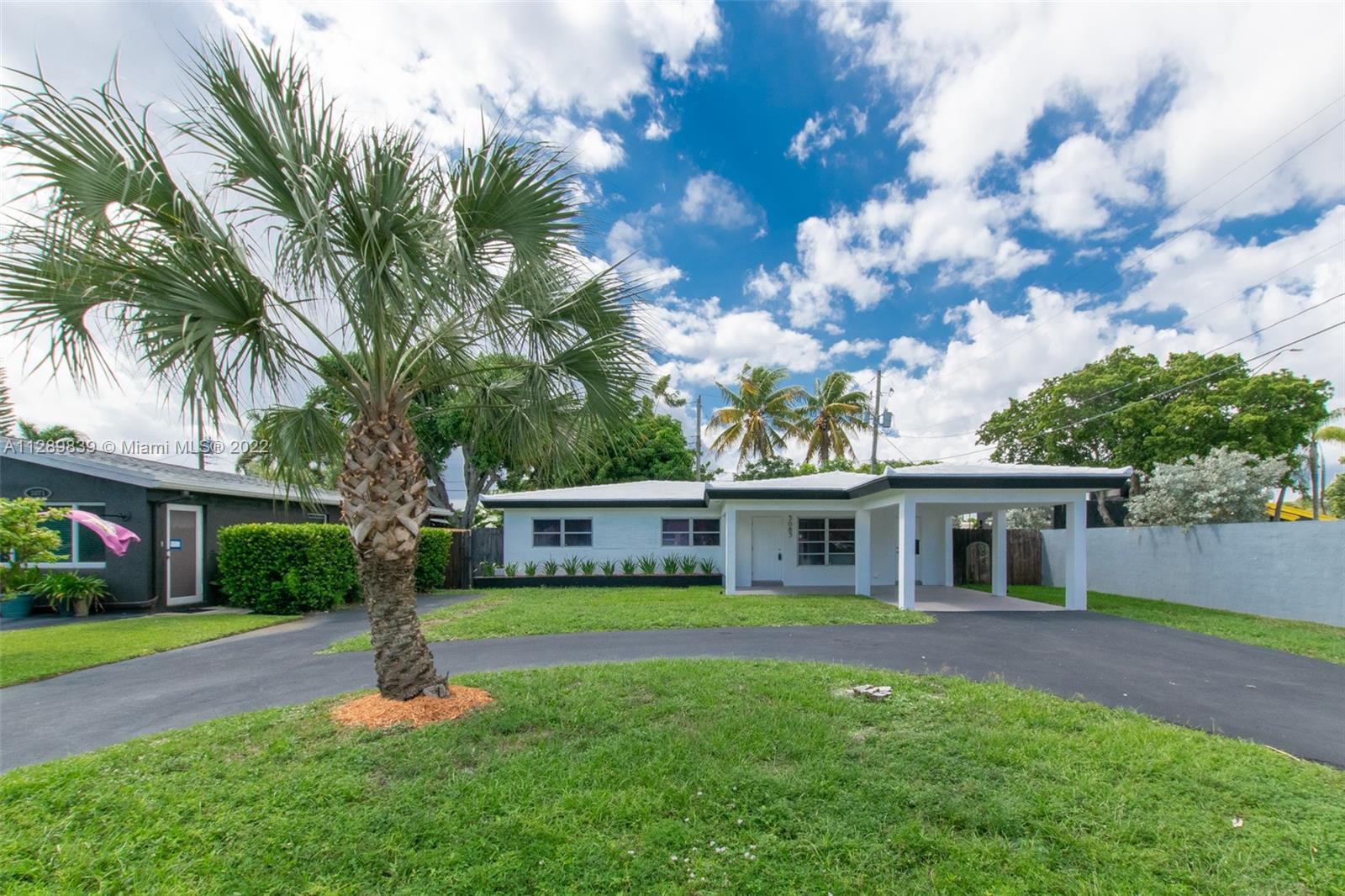 Beautifully maintained 3 bedroom, 2 bathroom single family home in Wilton Manors, just needs new own