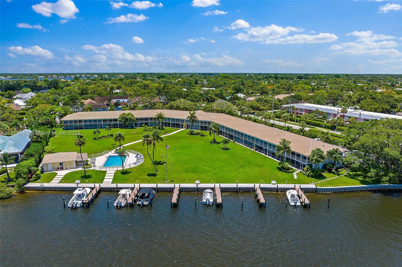 Photo of 478 Tequesta Dr #215 in Tequesta, FL