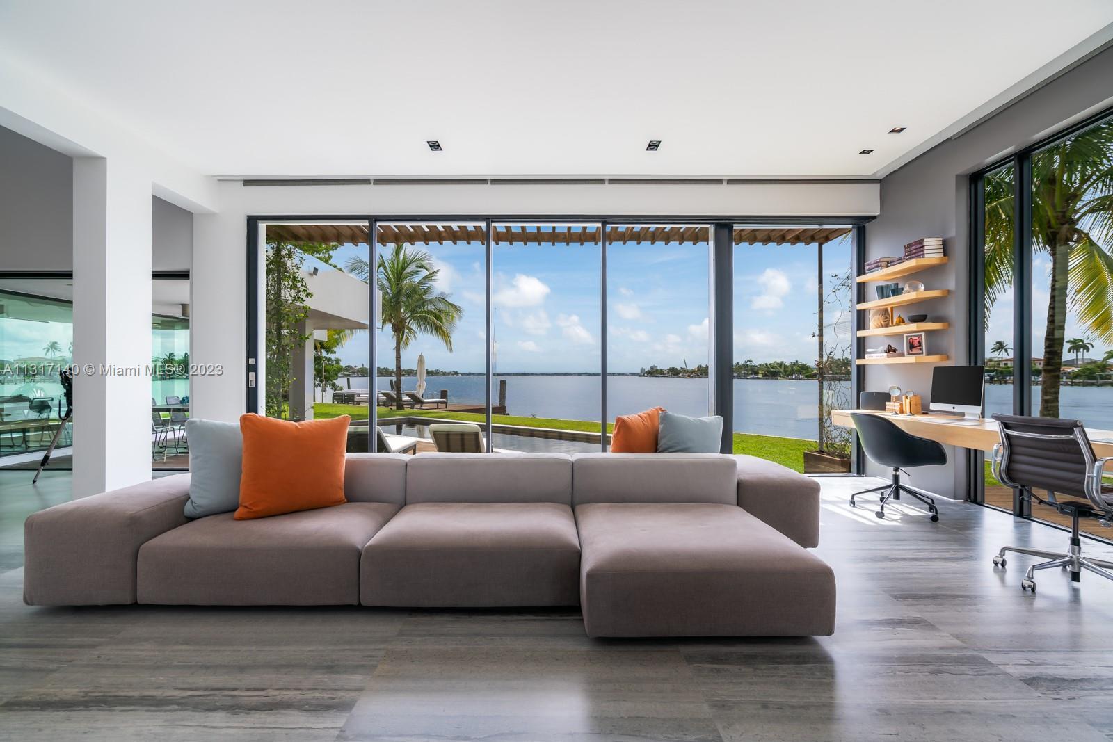 Photo of 1137 N Biscayne Point Rd in Miami Beach, FL