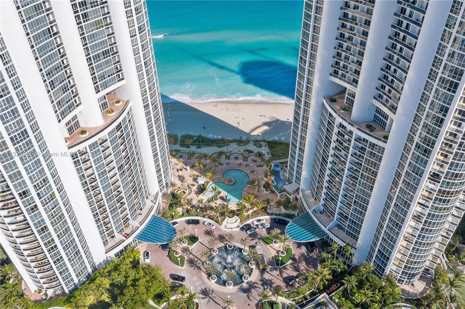 2 BEDROOM & 2 FULL BATH LUXURIOUS RESIDENCE AT TRUMP PALACE IN SUNNY ISLES BEACH, WITH SPECTACULAR O